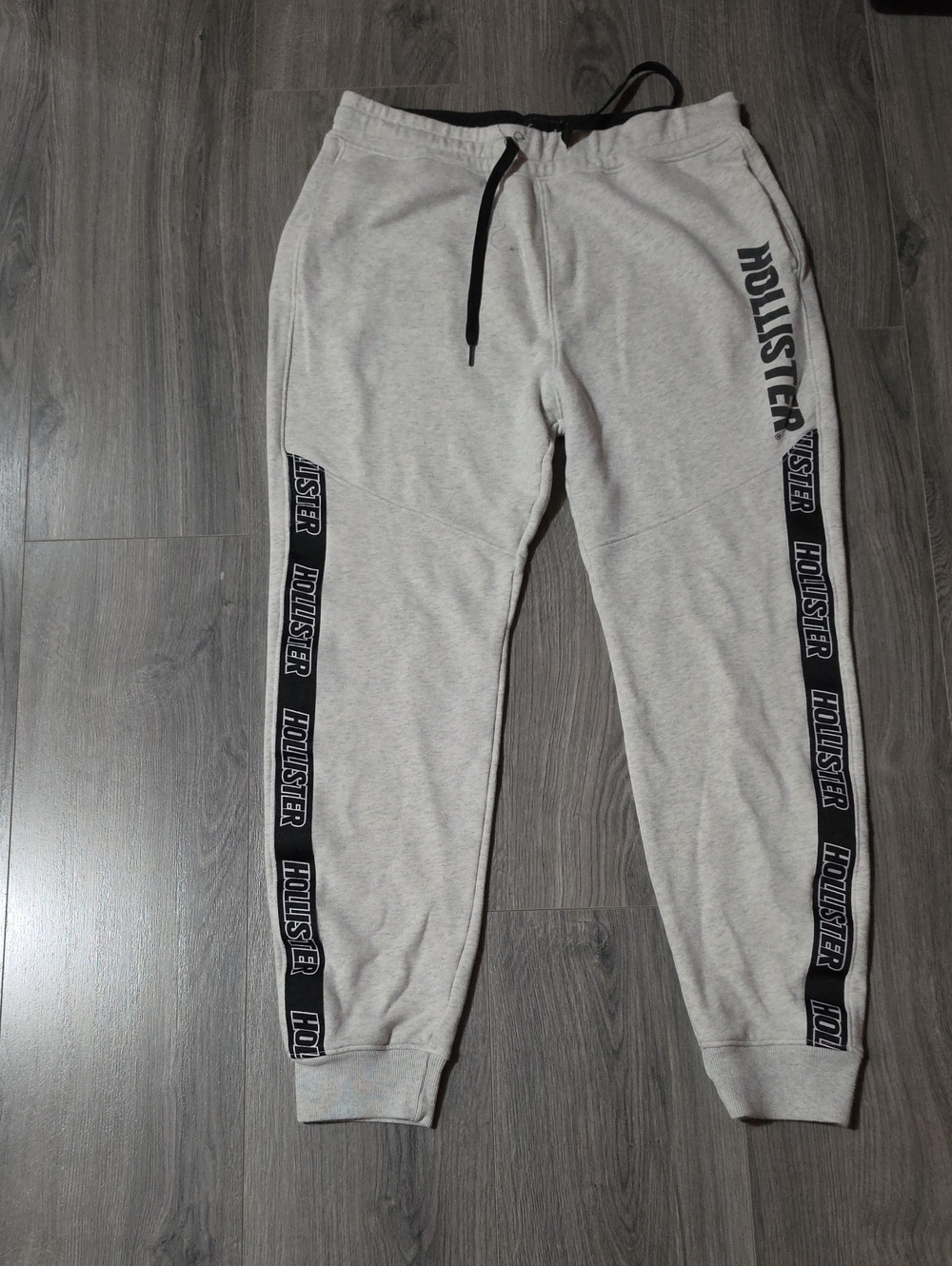 Hollister Light Gray Mens Jogger Sweatpants with Black Drawstring